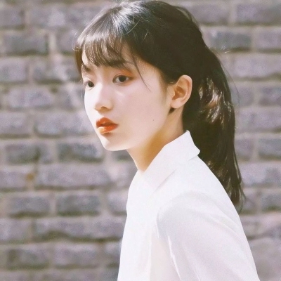 美哭!2025新版高清女生微信头像来袭