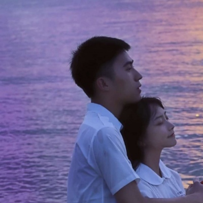 情头一左一右双人，情侣间的专属浪漫