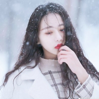 唯美的冬天女生微信头像推荐