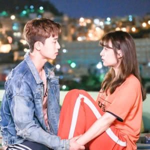 🌃夜幕下的情侣对视头像，太有氛围感啦 