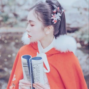 一眼沦陷!古风捧卷女生头像✨
