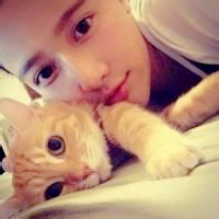 抱猫情侣头像一左一右💕超甜超有爱