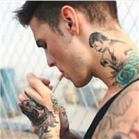 酷到炸！纹身霸气男人抽烟头像来袭