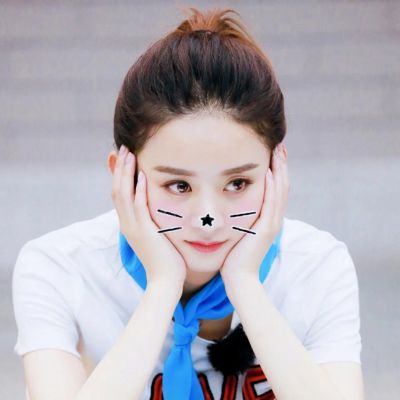 被赵丽颖这组可爱萌图拿捏住啦🥰