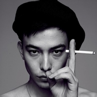 抽烟的霸气男生头像来袭