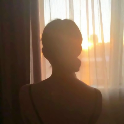 微信背影头像女生唯美,每一张都充满了故事感