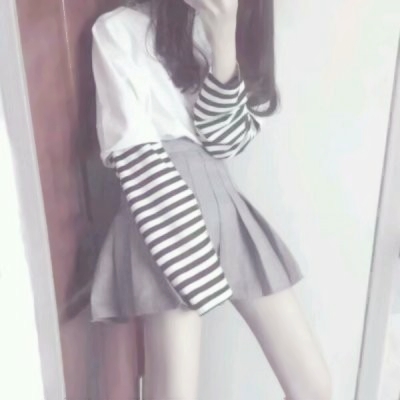 绝美部位短裙女头来袭，不露脸也超绝✨