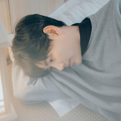 适合稳重男生用的真人微信头像