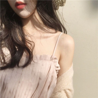 👸绝美露肩真人女生头像大全