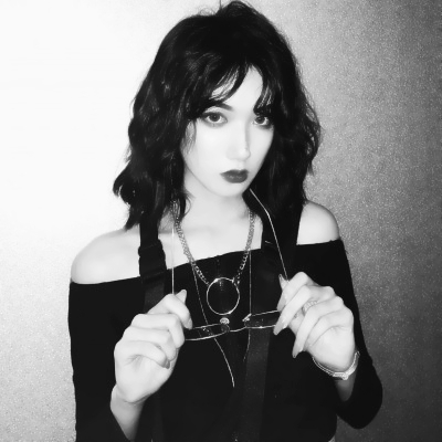 黑白高冷真人女生头像来袭✨