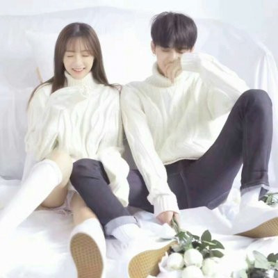 白色系一左一右一对两张真人情侣头像，糖分超标啦🍬