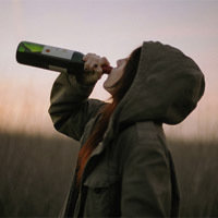 冷淡风伤感喝酒女生头像来袭🥀