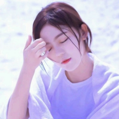 谁能拒绝淡蓝色调的女生头像啊💙
