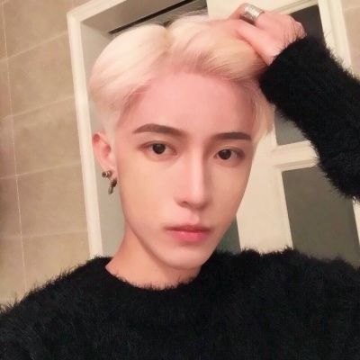 谁懂啊！这些中分男生高清头像帅炸了