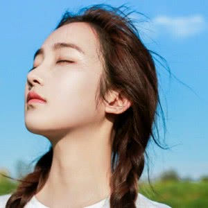 闭眼感受风的女生头像，美哭啦🥰
