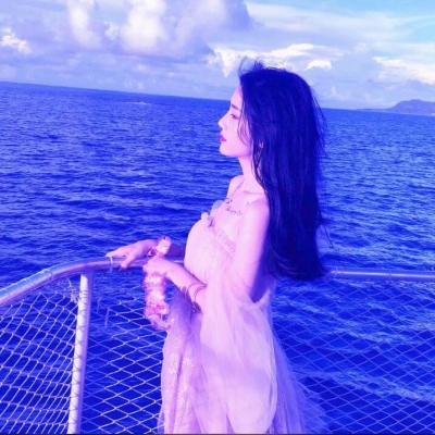 被狠狠拿捏!紫色高贵风QQ女生头像