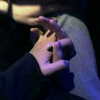 💕超甜!手牵手真实照片头像分享