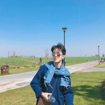 帅炸！超有街拍感的男生头像来啦