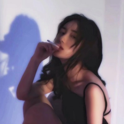 超有感觉的颓废系女生头像