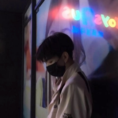 超酷男生戴口罩头像来袭！