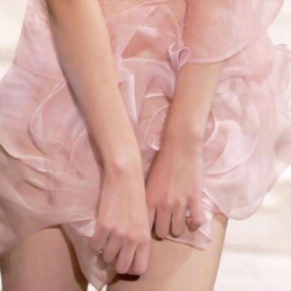 姐妹们快码住！不露脸不露头的超绝性感头像女