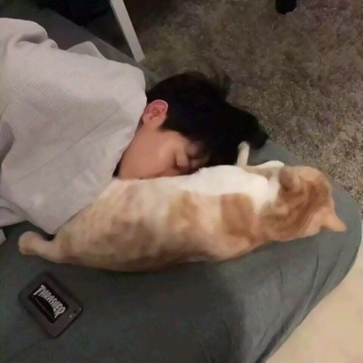 网红情侣头像一男一女真人,情侣们赶紧用起来!