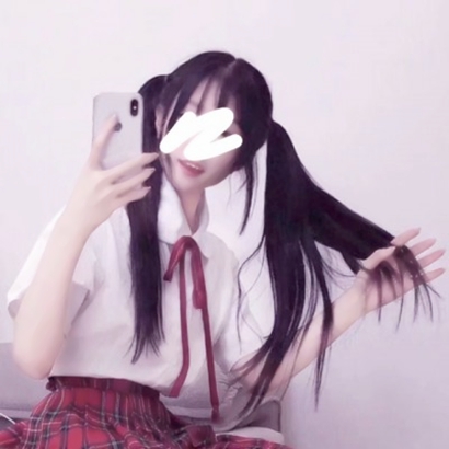 拿手机的手机控女生高清头像分享