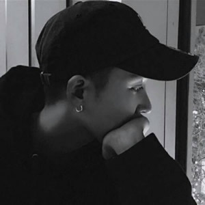 超有氛围感的黑白男生头像侧脸意境系列