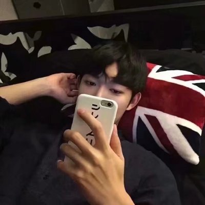 超酷手机控帅气男生头像来袭！