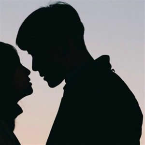 超般配！情侣一左一右真人甜蜜头像