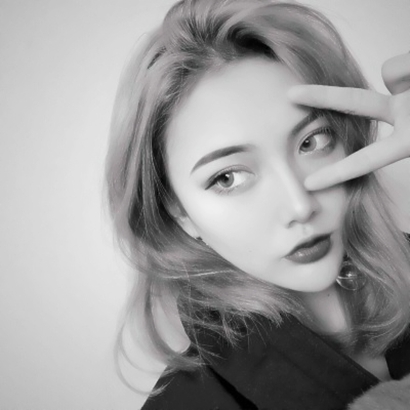 高冷黑白女生头像，酷飒来袭！