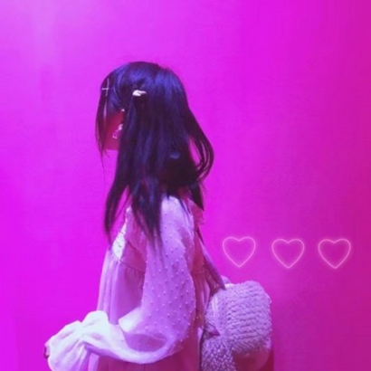 超美的真人女生紫色系头像