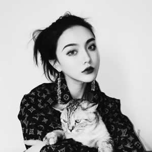 黑白高冷女生头像真人｜高级感拉满 气质不撞款