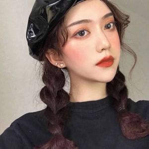 2026新款时尚微信头像女：简约高级风 / 甜酷辣妹风任选，氛围感拉满