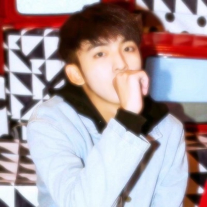 单人情侣头像一人一半设计｜甜酷 / 温柔风任选，适合情侣日常用