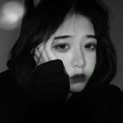 丧系黑白真人女生头像|小众不撞款的emo风头像推荐