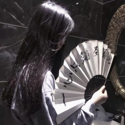 国风美学！手拿扇子女生头像 气质拉满