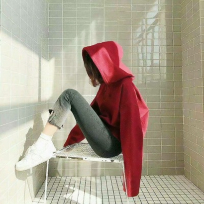 女生qq头像红色衣服：百搭不挑人的红衣女生QQ头像精选