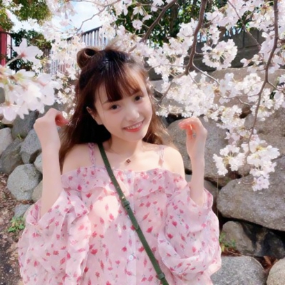 唯美森系女生头像推荐：阳光穿透 + 鲜花点缀，每一帧都是壁纸级