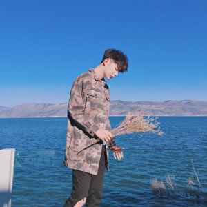 清新意境蓝色调男生头像｜温柔治愈风 适配社交平台