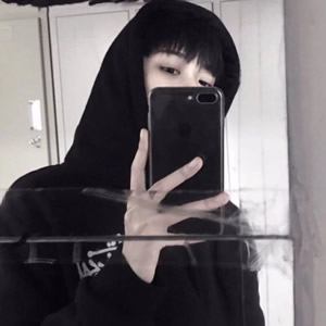 被这冷酷男生微信头像帅到晕