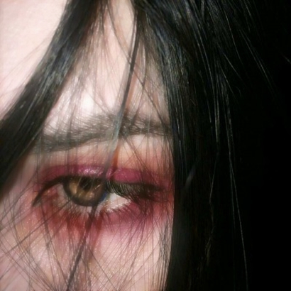 女生半边脸头像｜单眼露颜设计，氛围感拉满的小众头像