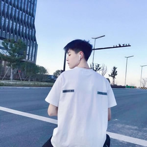 小清新文艺范男生头像｜治愈系氛围感，温柔少年感拉满