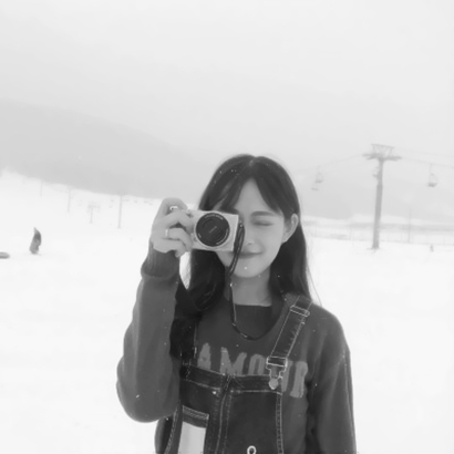 唯美黑白女生高清头像_简约高级_彰显个性