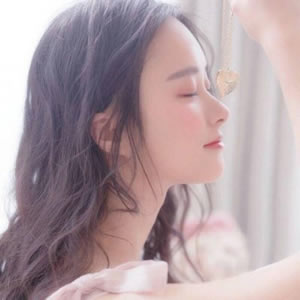 2026最新头像女甜美款:治愈系画风,适配微信 / QQ / 小红书