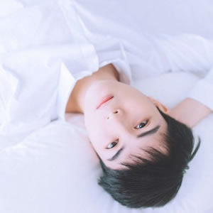 阳光帅气男生头像推荐｜清新自然风