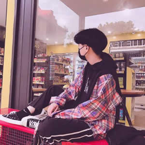 小众不撞款！真人情侣头像一左一右 记录情侣甜蜜瞬间