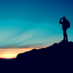 帅气男生旅行高清头像｜户外徒步 / 城市漫游风