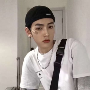 男生高冷超酷头像推荐：禁欲系 / 拽哥风任选，告别普通感