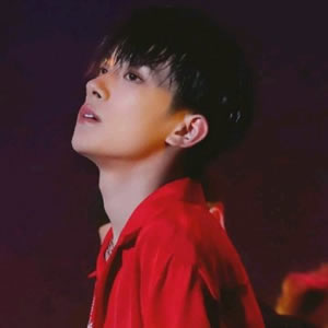 超吸睛易烊千玺帅气头像：每一张都戳中审美，告别头像荒